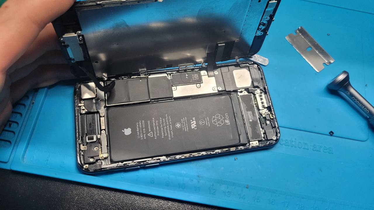 Обслуговування iPhone у iCare